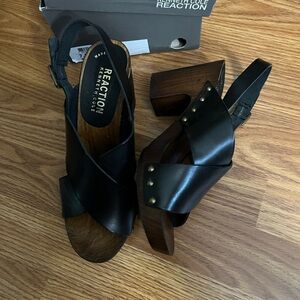 Reaction Kenneth Cole size 7.5 M like new